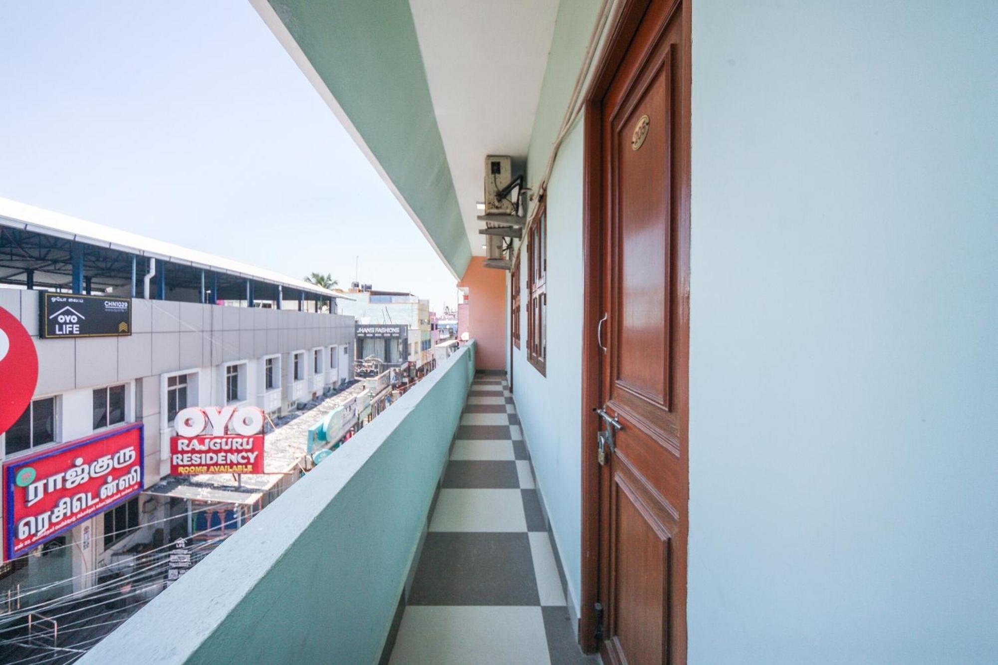 Oyo Modern Guest House チェンナイ エクステリア 写真
