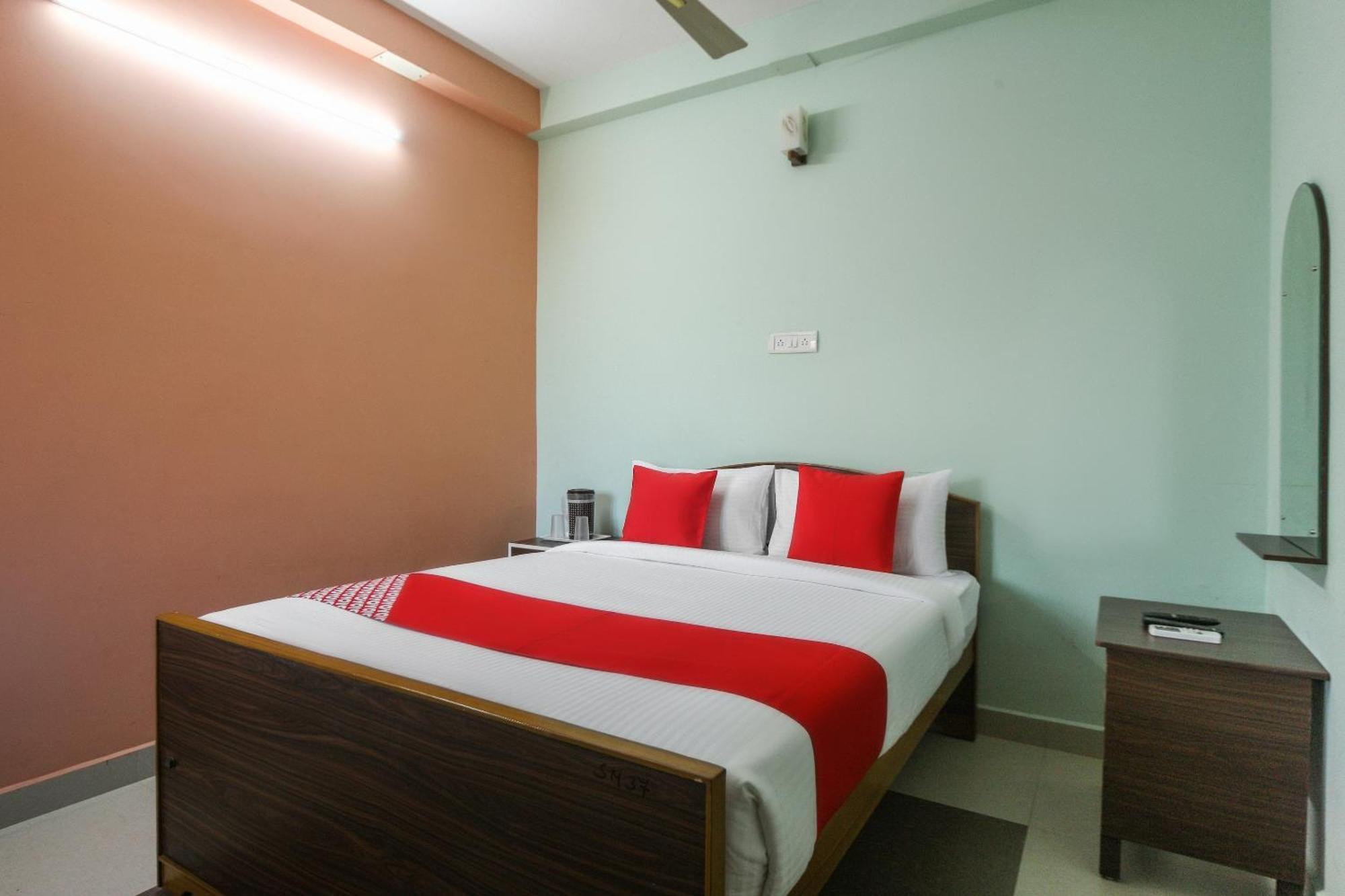 Oyo Modern Guest House チェンナイ エクステリア 写真